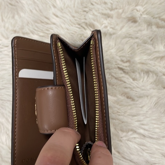 ✨Coach✨Medium Corner Zip Wallet In Signature Canvas - Picture 4 of 8